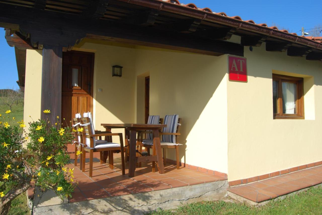 Apartamentos El Perujo Comillas Exteriör bild